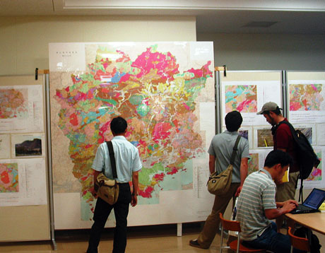 岡山県表層地質図展示